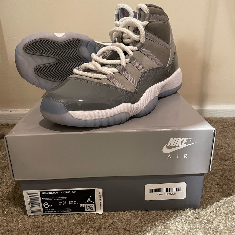 Cool Grey Jordan 11s Size 7.5 Women’s (6Y)